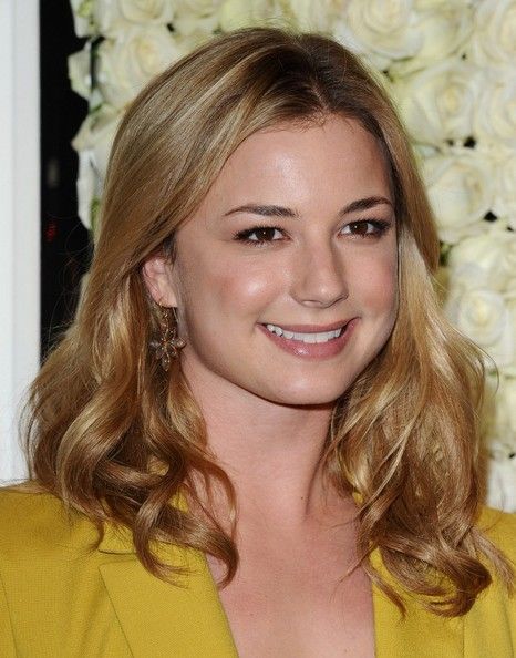 Emily VanCamp - Emily VanCamp Photos - QVC Style Event - Zimbio