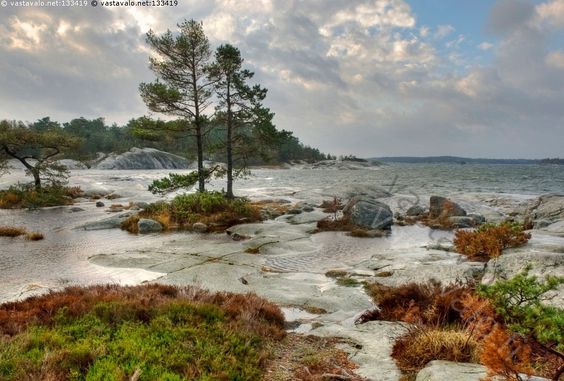 Tuulinen ranta - meri Suomenlahti syksy tuuli myrsky ranta sade lokakuu Porkkalanniemi maisema merimaisema Itämeri