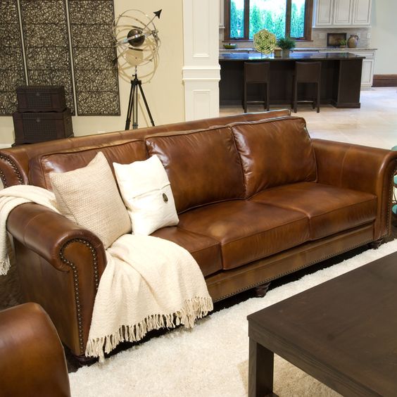 So sánh ghế sofa da tphcm nhập khẩu Malaysia và Italy