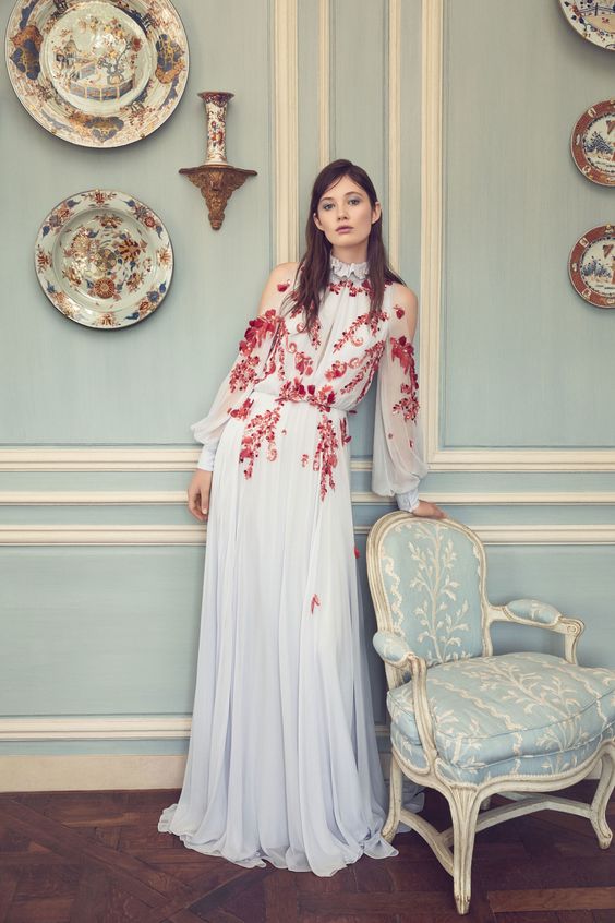 Monique Lhuillier Spring 2019 Ready-to-Wear Fashion Show Collection: See the complete Monique Lhuillier Spring 2019 Ready-to-Wear collection. Look 6