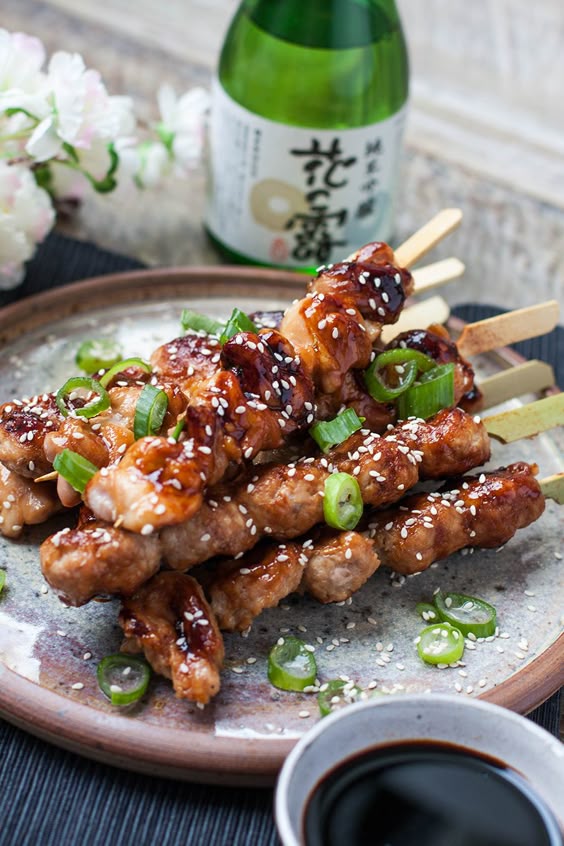 Zo maak je goddelijke yakitoriYakitori là một trong những món ngon của Nhật Bản được nhiều du khách đến Nhật yêu thích lựa chọn thưởng thức