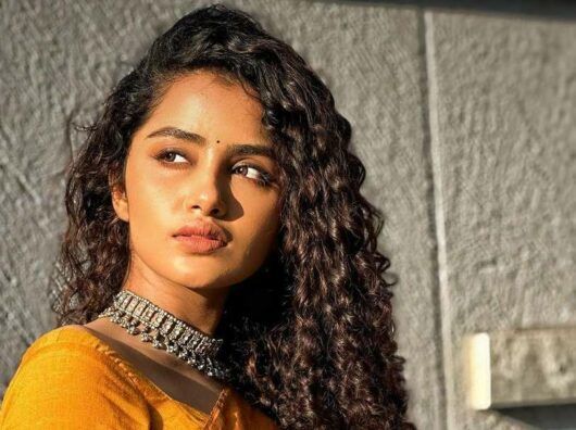 Anupama Parameswaran in a handloom saree!