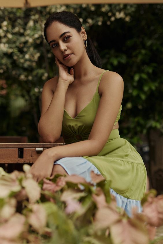Bindu Madhavi latest Photoshoot HD stills - South Indian Actress