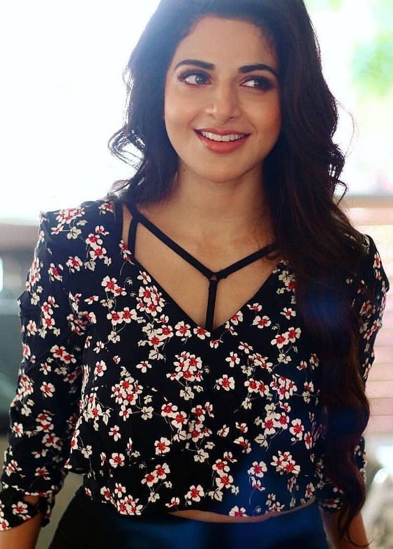 Iswarya Menan