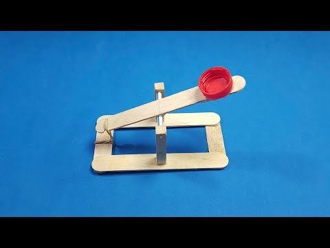 Como Hacer Una Mini Catapulta Casera Muy Fácil De Hacer Sagaz Perenne Youtube Catapulta Casera Catapultas De Madera Catapulta