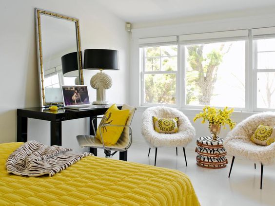 white and bright yellow accents for bedroom decor ideas #yellow #white #bedroom #home #interiordesign #decor #decoridas