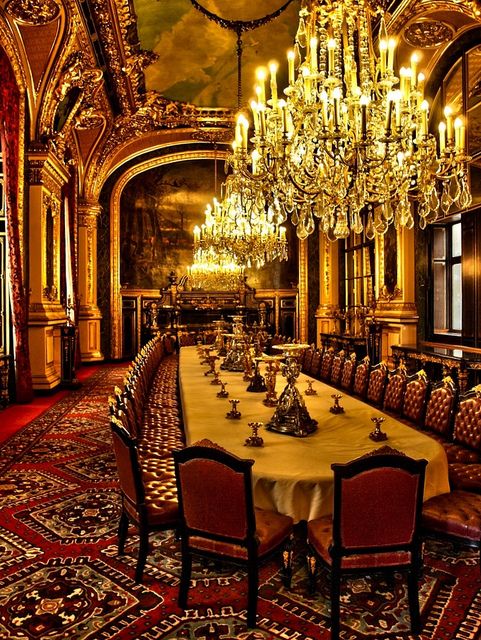 Napoleon s dining table