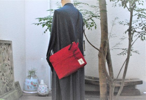 ハンドメイド サコッシュ 丸底[中)merci - www.vetrepro.fr 普及タイプ サコッシュ(丸底大)ミナペルホネン ハンドメイド バッグ(女性用)