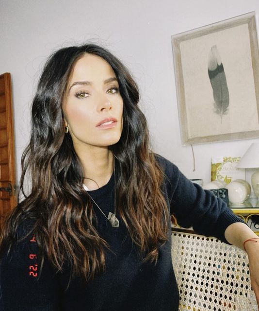 Abigail Spencer on Instagram: "Sweata weatha. 🌬 📷 @claytonhawkins"