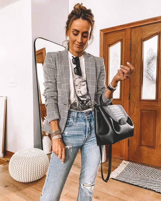 Three Ways to Style an Anine Bing Tee | Karina Style Diaries