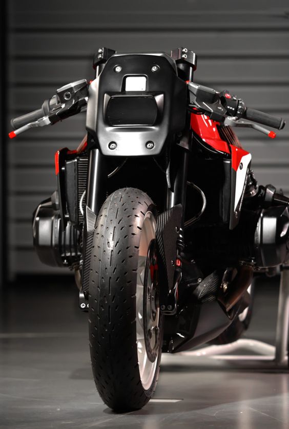 KING OF SPRINT: BMW R 1250RS \'Hercules II\' by Kraftstoffschmiede.