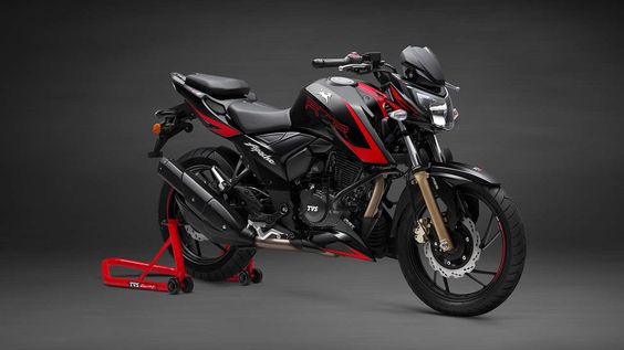 TVS Motor Company has rolled out the new generation of the TVS Apache RTR 200 4V. Termed as Race Edition 2.0, the new Apache RTR 200 4V gets the advanced ‘Anti-Reverse Torque (A-RT) Slipper Clutch’ technology.