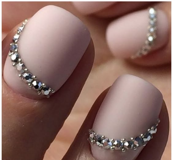 4 diseños de uñas para usar en la noche de boda | Decoración de Uñas - Manicura y Nail Art