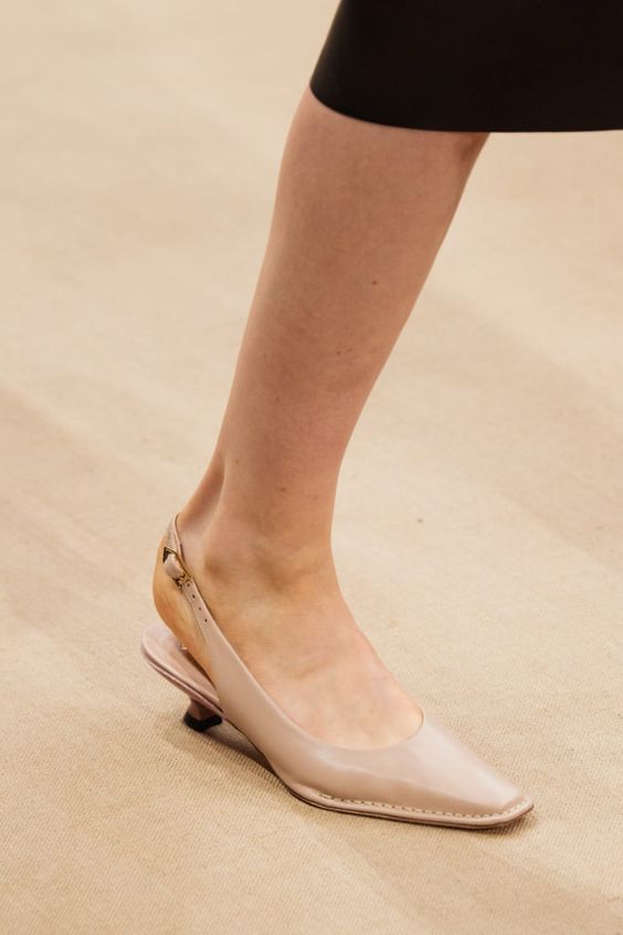 Tod's #VogueRussia #readytowear #rtw #springsummer2020 #Tods #VogueCollections