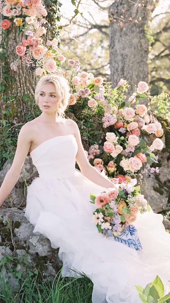 “The design was inspired by the Grandmillenial style. This style is rooted in southern hospitality, tradition, familiarity, and etiquette. With elements of Chintz, bows, pattern play, rattan, layers, and lots of color, this is no doubt a southern soiree.” Photography: @davidabel.co #stylemepretty #southernwedding #southernbride #newyorkcitywedding #virginiawedding #classicwedding #timelesswedding