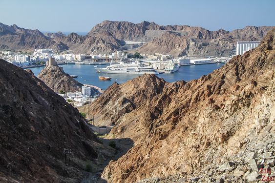 Hiking Muscat - view of Muttrah 4