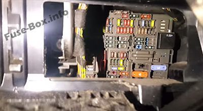 BMW 1-series (E81/E82/E87/E88; 2004–2013) < Fuse Box diagram | Bmw 1 series, Fuse box, Pressure control valve | Bmw E88 Fuse Box | | Pinterest