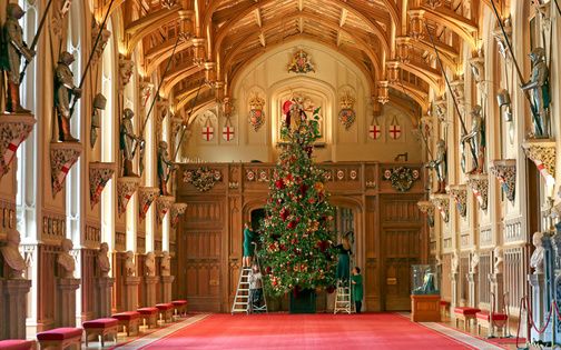 ウィンザー城に高さ5メートルの豪華なクリスマスツリーが登場 ウィンザー城 ウィンザー クリスマスツリー ウィンザー城に高さ5メートルの豪華なクリスマスツリーが登場 ウィンザー城 ウィンザー クリスマスツリー