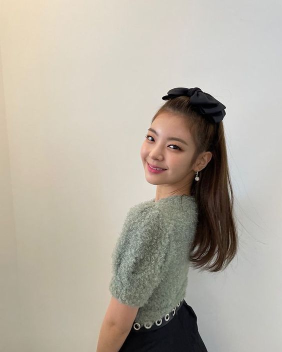 210108 ITZY Instagram Update with Lia: ITZY