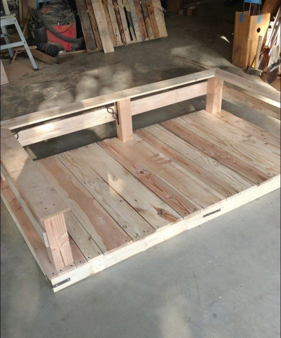 Diy Pallet Swing Make This Upcycled Pallet Swing For Your Backyard This Summer Mobiliario De Exterior De Palete Pallet Exterior Ideias Quintal Faca Voce Mesmo