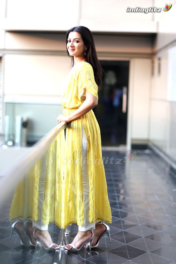 Catherine Tresa Photos - Telugu Actress photos, images, gallery, stills and clips - IndiaGlitz.com