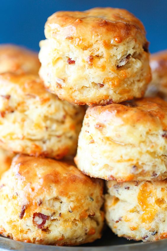 Soft, tender, oh-so-flaky biscuits the whole family will love! Wtih crisp bacon and maple syrup, what could be better, right? Maple Bacon Cheddar Biscuits - Soft, tender, oh-so-flaky biscuits the whole family will love! With crisp bacon and maple syrup, what could be better, right?