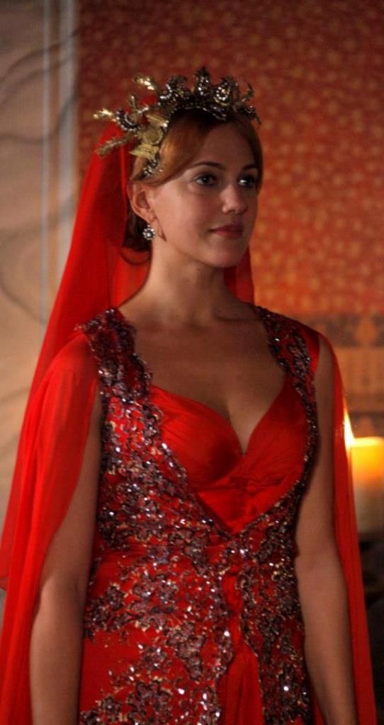 Hurrem Sultana Queen Dress Traditional Dresses Beautiful Costumes Hurrem Sultana Queen Dress Traditional Dresses Beautiful Costumes