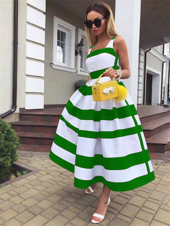 Patterns: stripesSkirt type: A-line skirtContent of main fabric components: 71%-80%Front: zipperwaist type: middle-waistedSizes: s, m, l, XLContent of main fabric component 2: 81%-90%Style type: temperament commutingMain fabric component 2: polyester (polyester)Lining composition: polyester (polyester)Ingredient content of lining: 71%-80%Combination form: single pieceSkirt length: long skirtPopular elements: stripes, stitchingStyle: slingFabric Name: SatinMain fabric composition: polyester (poly