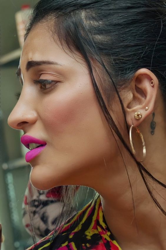 Karna 🏹 on Twitter: "Shruti Haasan 👄🍇… "