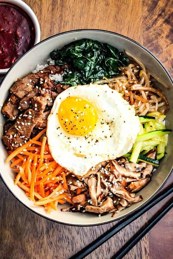 honestly bibimbap is one of the fastest dishes to make on ur own, looks difficult but takes me maybe 15 mins, enjoy ;))