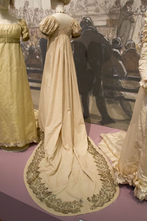 Gemeentemuseum the Hague exhibition on 19th century fashion. Gala dress ca. 1810, silk & gilded silver applique