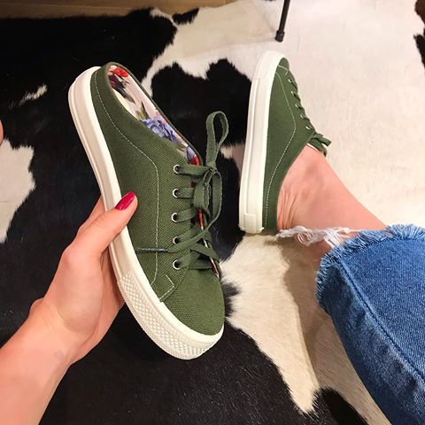 PANDORA ✨ Que tênis é esseeee ???😍😍 Vem ver no site www.belici.com.br in 2020 | Chucks converse, Converse chuck taylor, Chuck taylor sneakers
