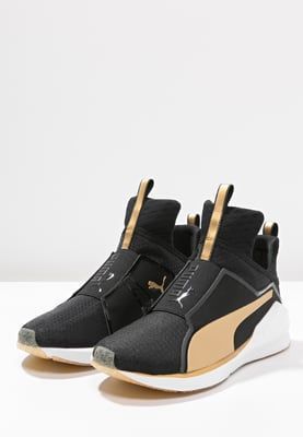 Puma Fierce Fif Sports Shoes Black Gold Zalando Co Uk Zz Zwyanezade Shoes Pumas Shoes Shoe Boots