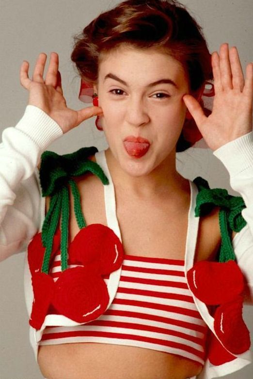 Pin By Johnnie Abbott On Alyssa Milano In 2020 Alyssa Milano