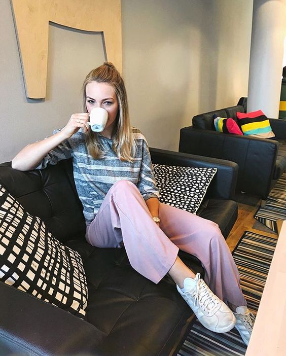 That coffee moment Wearing my new @nakdfashion trousers which are on sale until 07.03. at @venteprivee Check my instastory for more outfit inspirations aaand a little video #nakdgoesventeprivee #nakdfashion #sale #ad #fashionaddict #streetstyle #outfitinspo #instastyle #fashiontrend #streetfashion #bloggerstyle #instafashion #whatiwore #stylegoals #styleblog #todaysoutfit #fblogger #fbloggers