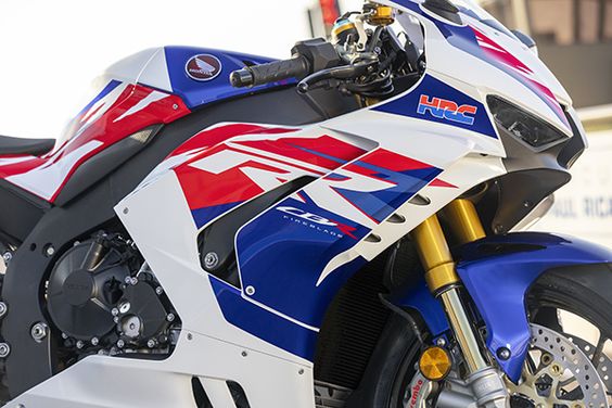 CBR FIREBLADE 30th ANNIVERSARY | CBR1000RR-R | Honda