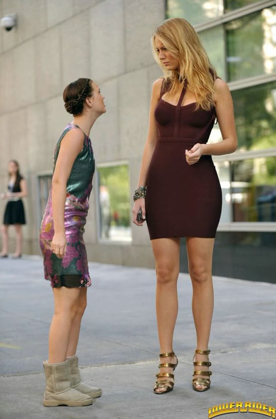 14 Extremely Tall Ladies