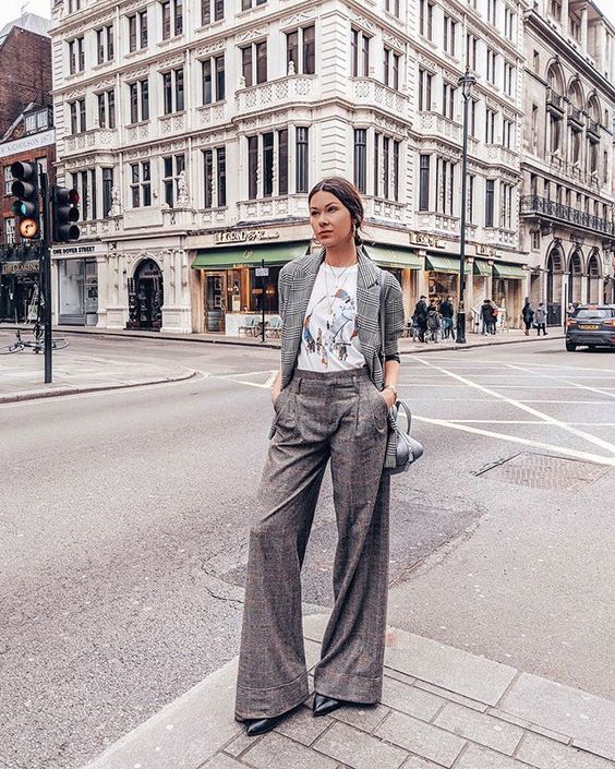 Timeless type of trousers right? #LFW #dressesup #liketkit #prettylittleiiinspo #ootd #americanstyle #fashionweek #lfwstreetstyle