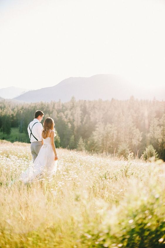 Outdoor Montana wedding venue with mountain views | glacierparkweddings.com | Photo by Cluney Photo #mountainwedding #Montana #GlacierNationalPark