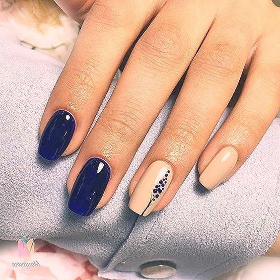 #Simple #glitter #autumn #wedding #short #manicure - 2020 #nails #naildesign #christmas