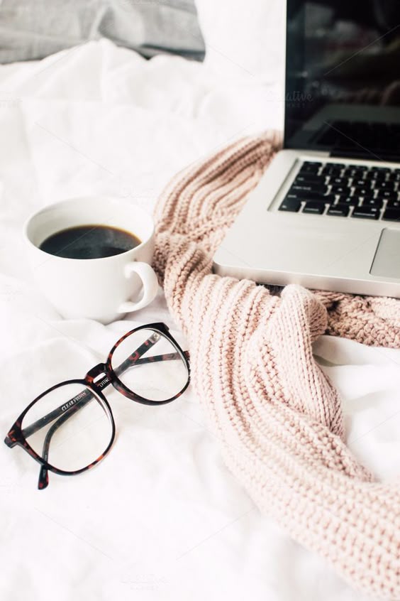 When you work from your bed #HappinessIsHere http://www.smartbuyglasses.co.uk/designer-eyeglasses/general/--Wayfarer---------------------