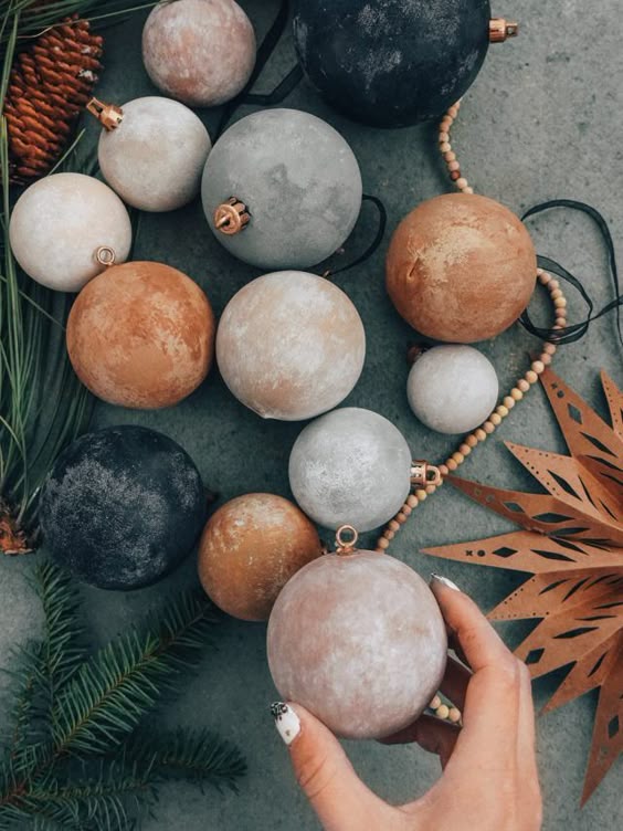 HOW TO RECYCLE OLD ORNAMENTS - Lily Ardor