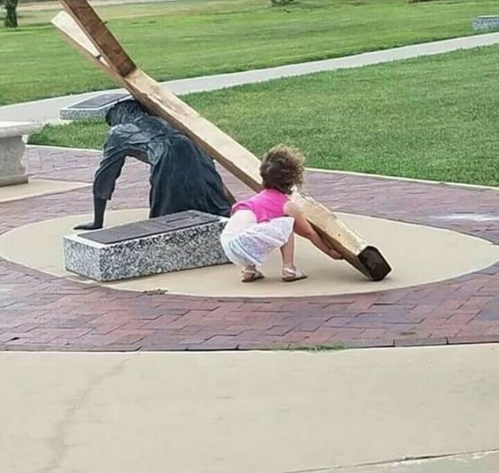 NO SE COMO EXPRESAR LO QUE VEO EN ESTA IMAGEN,PERO ME DUELE EL CORAZON Y CONTENER EL LLANTO ES IMPOSIBLE,LO SIENTO MUCHO SEÑOR JESUS,CON RAZON PARA TI LOS NIÑOS SIEMPRE SON PRIORIDAD