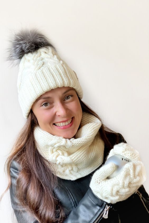 Excited to share this item from my #etsy shop: White Winter har for women, Nature supply, ivory har scarf mittens set, cable knit hat, beanie with fox pompom, wool knit set, ski stylish #accessories #hat #white #christmas #skimountainstyle #winteraccessories #womenhatbeanie #scarfsnood #merinowoolhatset