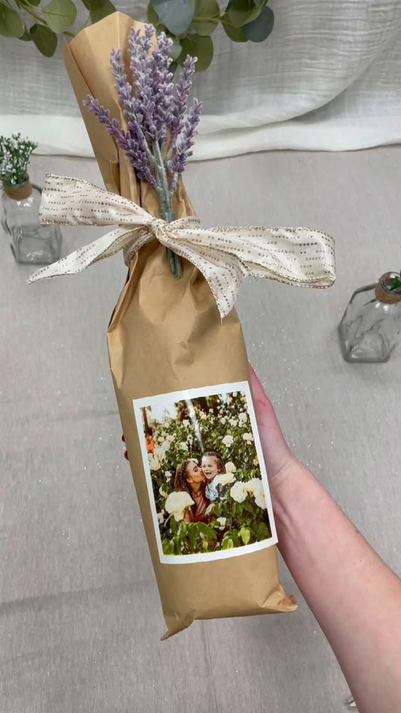 DIY Wine Gift Wrap