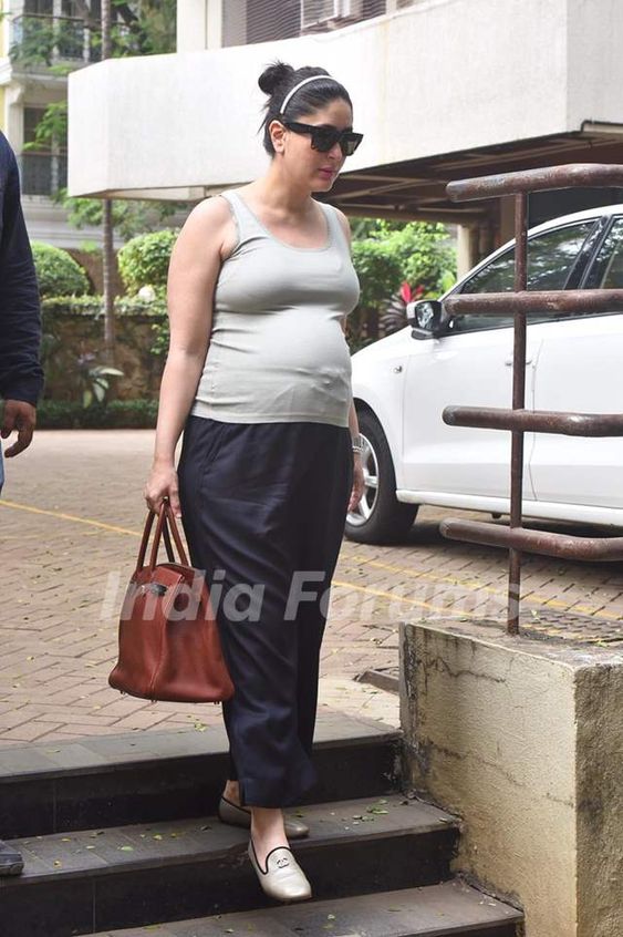 Kareena Kapoor snapped at Amrita Arora\'s residence