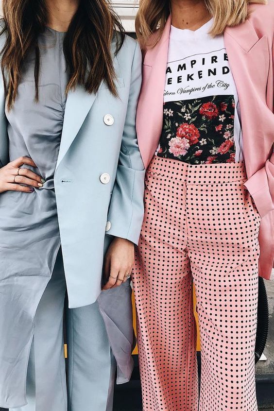 Bright street style, blue suit, pink suit, gingham. Street style, street fashion, best street style, OOTD, OOTD Inspo, street style stalking, outfit ideas, what to wear now, Fashion Bloggers, Style, Seasonal Style, Outfit Inspiration, Trends, Looks, Outfits.