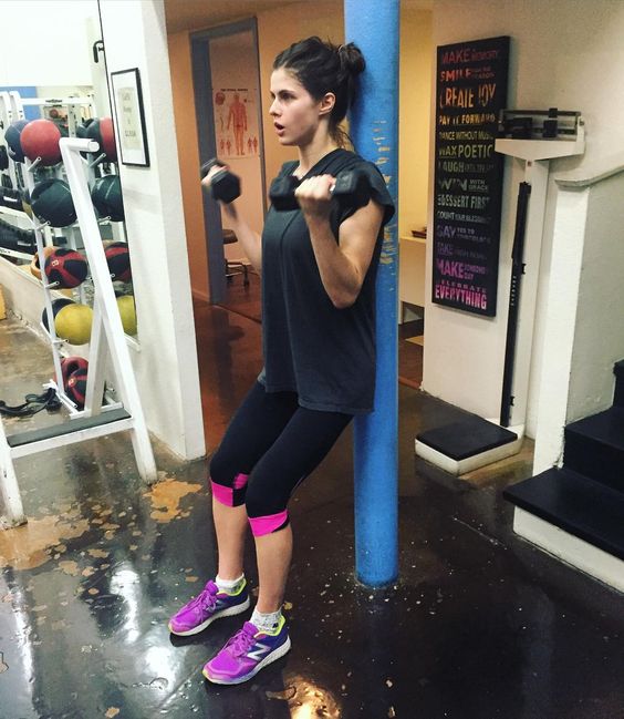 The Workout Routine That Helped Alexandra Daddario Prep for \'Baywatch\'