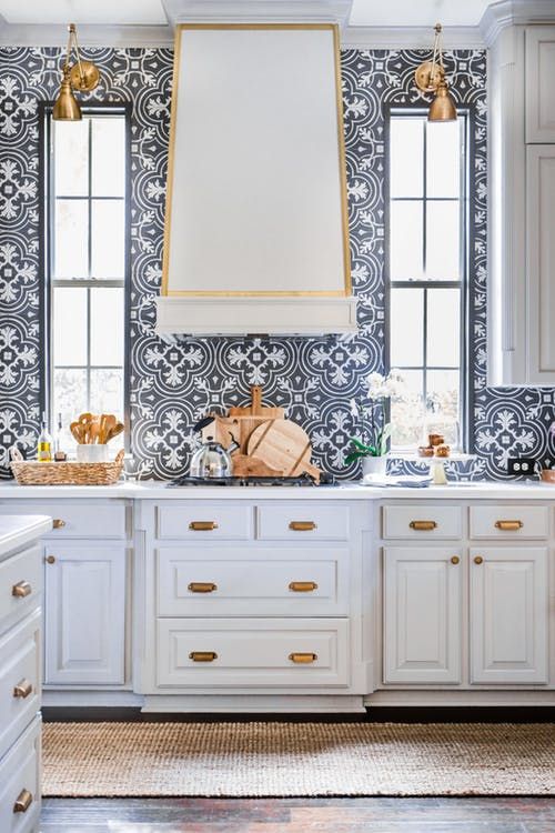 14 Unexpected Kitchen Backsplashes We Can T Get Enough Of Kitchen Wallpaper Kitchen Renovation Kitchen Tiles Backsplash