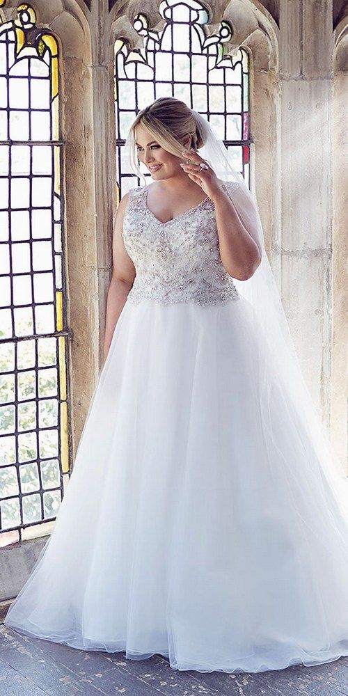Dynamic Plus-Size Wedding Dresses